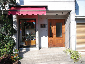 小泉屋店舗外観